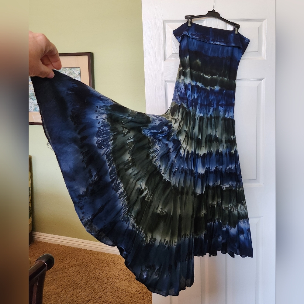 COPY - Strapless casual dress.  Blue and olive green.